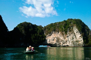 Cruise discovery of Halong Bay & Red River