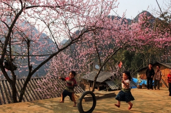 Trekking from Hagiang to Catba island